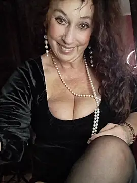 GypsyEsmeralda's cam snapshot