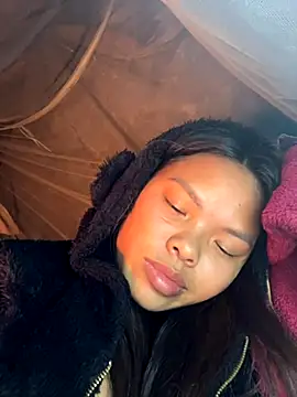 hello-cute's cam snapshot