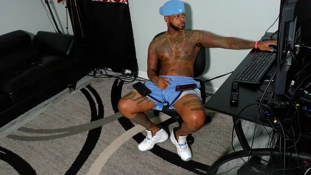 SLANGONDEMHOES's cam snapshot