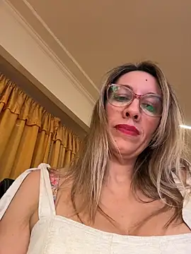 Gatitacarlita live sex cam