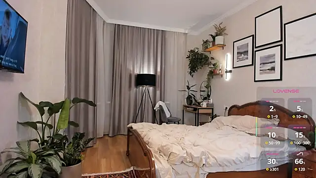 NicoleLuv live sex cam