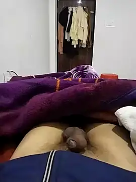 Playboyx143@xh's cam snapshot