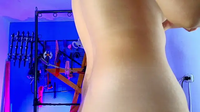 Misstresss_aurora_bdsm live sex cam