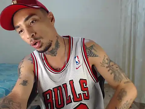 emiliano_hottt's cam snapshot