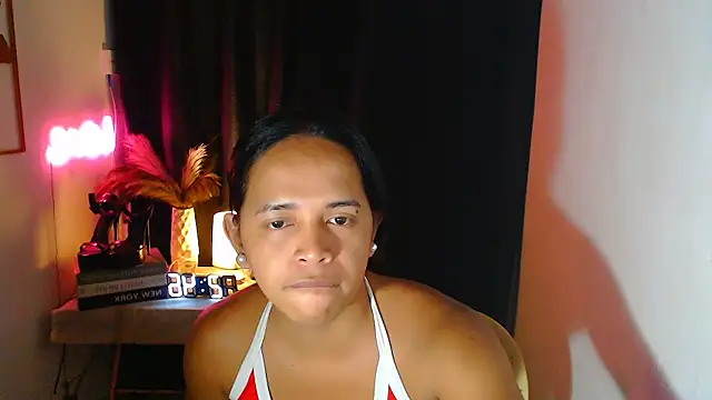 Lorainnelustts live sex cam