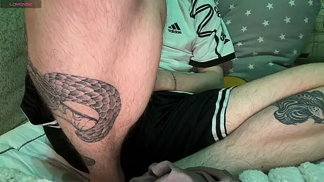 tyler_8x's cam snapshot