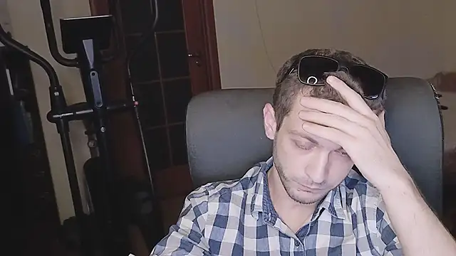 333Alone_in_theDark777's cam snapshot