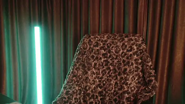 Moniq_Delight live sex cam