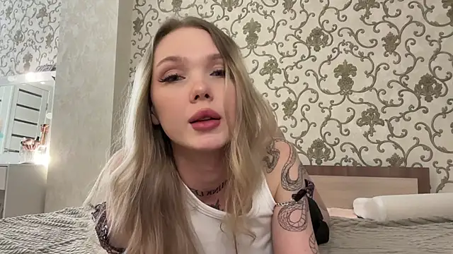 Amelly_04Sun's cam snapshot