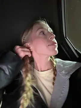 kira_mia's cam snapshot