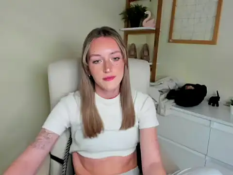 EvelynBlond's cam snapshot