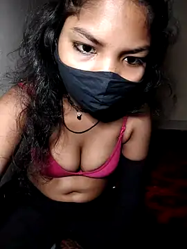 Real18sis_sex_sis's cam snapshot