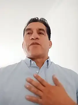 ChrisFloresP's cam snapshot