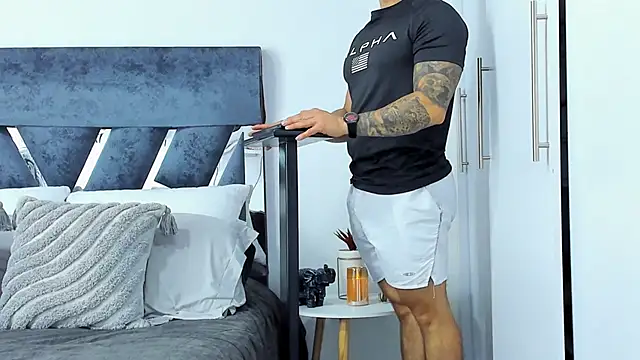 Zack_Froone's cam snapshot