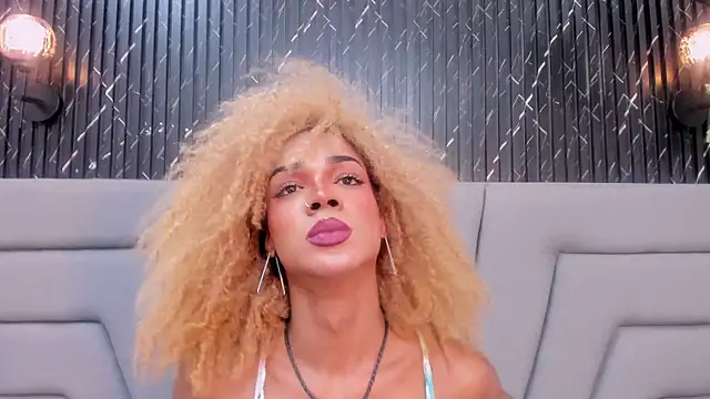 NaomiSteward live sex cam