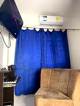 Kylian_Alessandro's cam snapshot