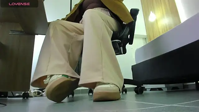 alma_fenix's cam snapshot