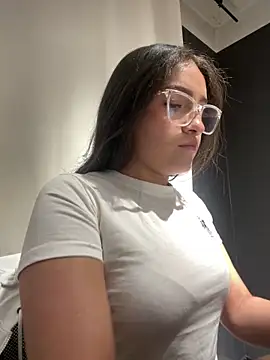 Alyha_Cortes's cam snapshot