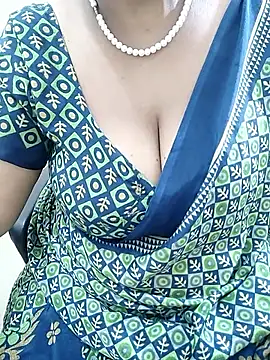 Tamil_aishu09's cam snapshot