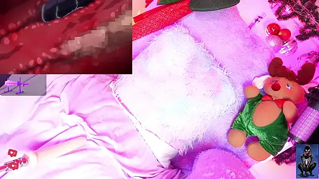 Kira--'s cam snapshot