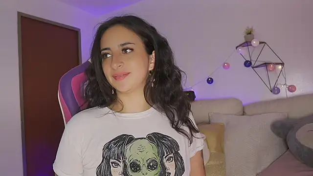 Enola_Holmes_'s cam snapshot