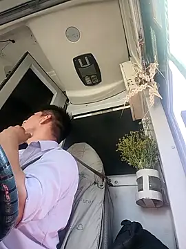 alexchir4's cam snapshot