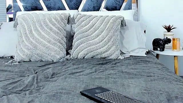 Zack_Froone live sex cam