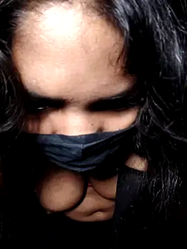 Real18sis_sex_sis's cam snapshot