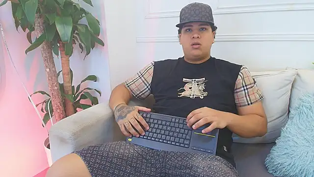 Naim_Bennetsex's cam snapshot