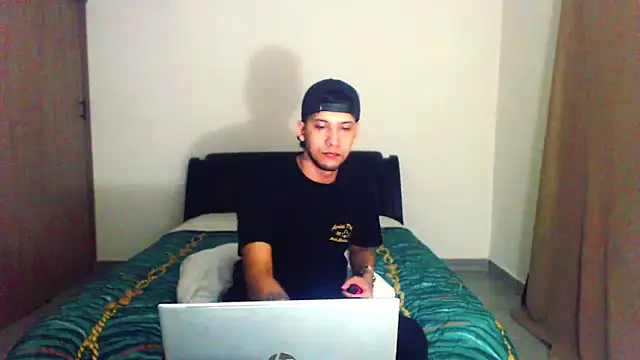 bladetrinityn's cam snapshot