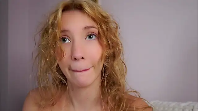 SunnivaCovil live sex cam