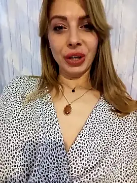 Privet-Introvert515 live sex cam