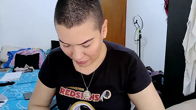 luxandracon23 live sex cam