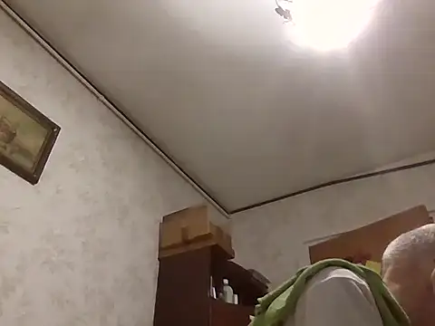 mariusica1@xh live sex cam