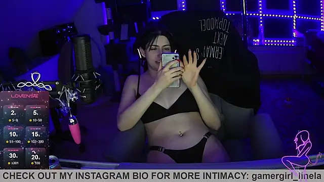 Gamergirl-Linela live sex cam