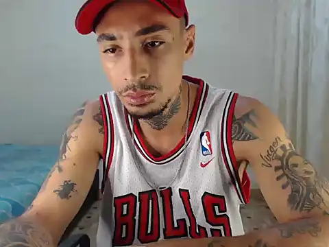 emiliano_hottt live sex cam