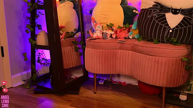 Angel-Lewd-Cake live sex cam
