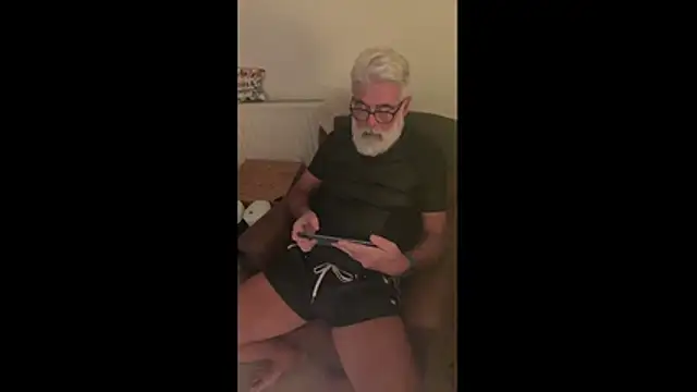 LeatherSdaddy's cam snapshot