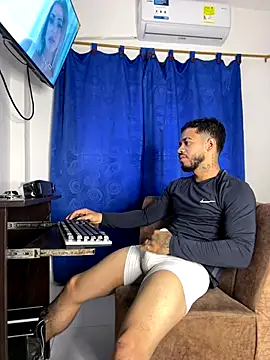 Kylian_Alessandro's cam snapshot