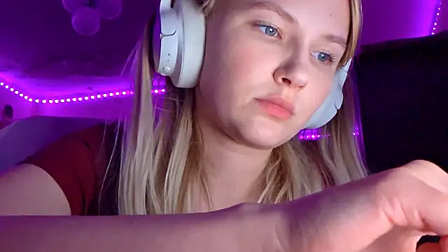 KarinRobertson's cam snapshot