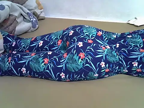 hey_its_andreana's cam snapshot