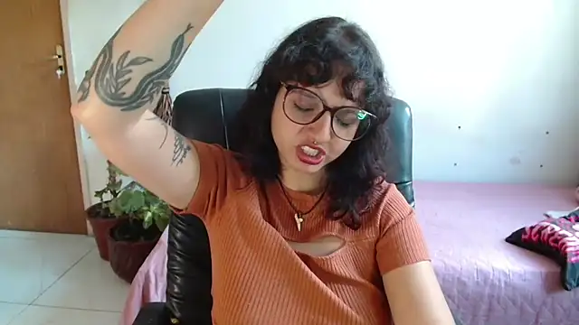 myamillor live sex cam