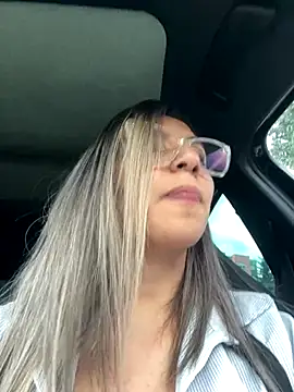 Isabella_Varella live sex cam