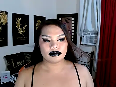 TSbrianaHugeCock live sex cam