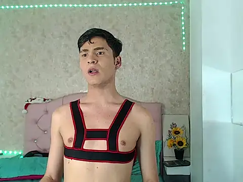 Aaron_Foxxx live sex cam