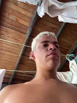 MrLeoLatino live sex cam