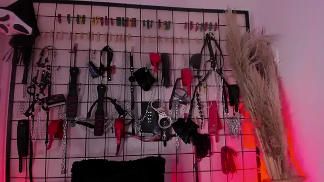 charrlotte_quinn's cam snapshot