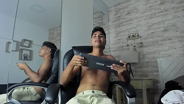 Simon_Pernia live sex cam