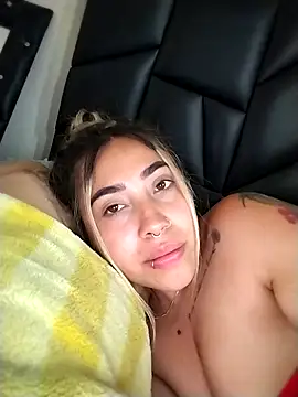 ManuelaVeelez live sex cam