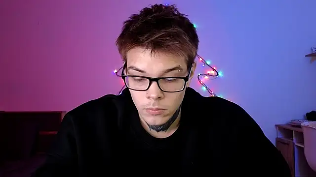 DENIS_HERE's cam snapshot